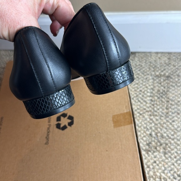 NWT - VANELi Fc-313 Ballet Flats, Black Nappa/Black Squama Print Tip, 8.5 🖤🖤 - Picture 3 of 16